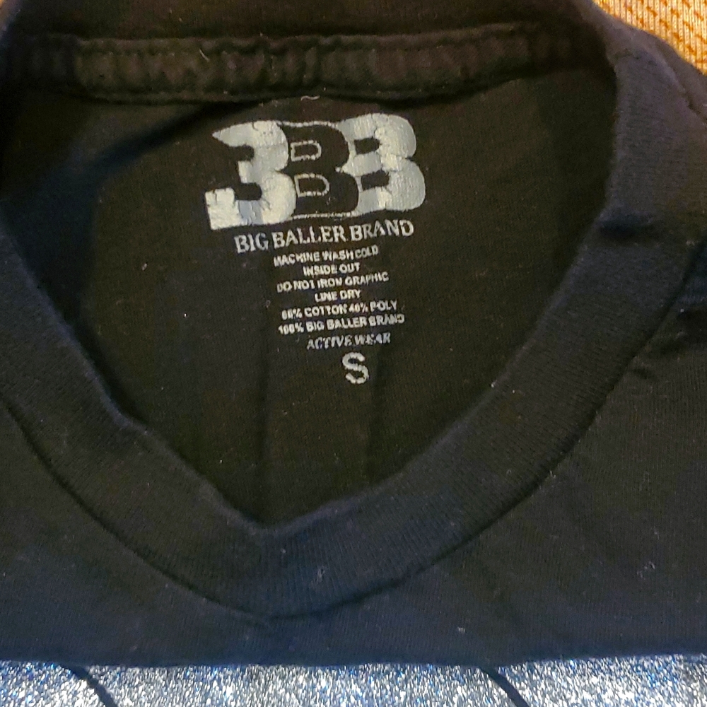 Shirt - Picture 2 of 4